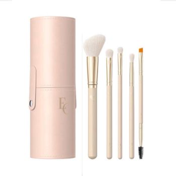 Eveline A set of makeup brushes + Tube for FREE
